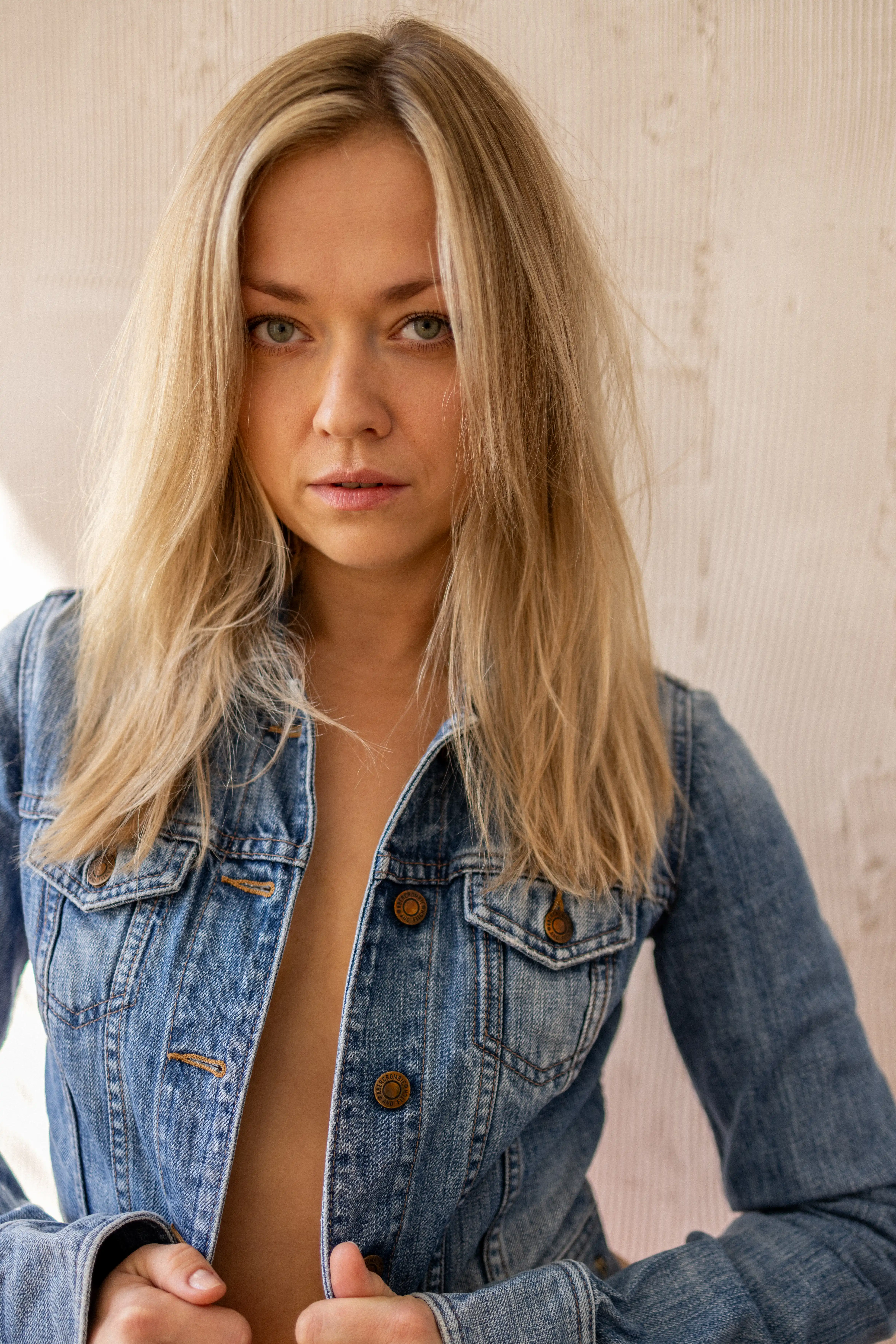 Professional headshot of actress Maryla Morydz 3